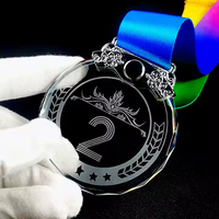 Médailles de cristal à facettes en diamant Plaques Logo personnalisé Souvenirs Cadeau Verre Étoile Médaille Prix Stock Cristal Trophée vierge