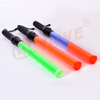Bâton de signalisation LED de sécurité routière, lampe torche de contrôle du trafic, bâton de commande portatif pour aéroport, alimenté par batterie, non-réfléchissant