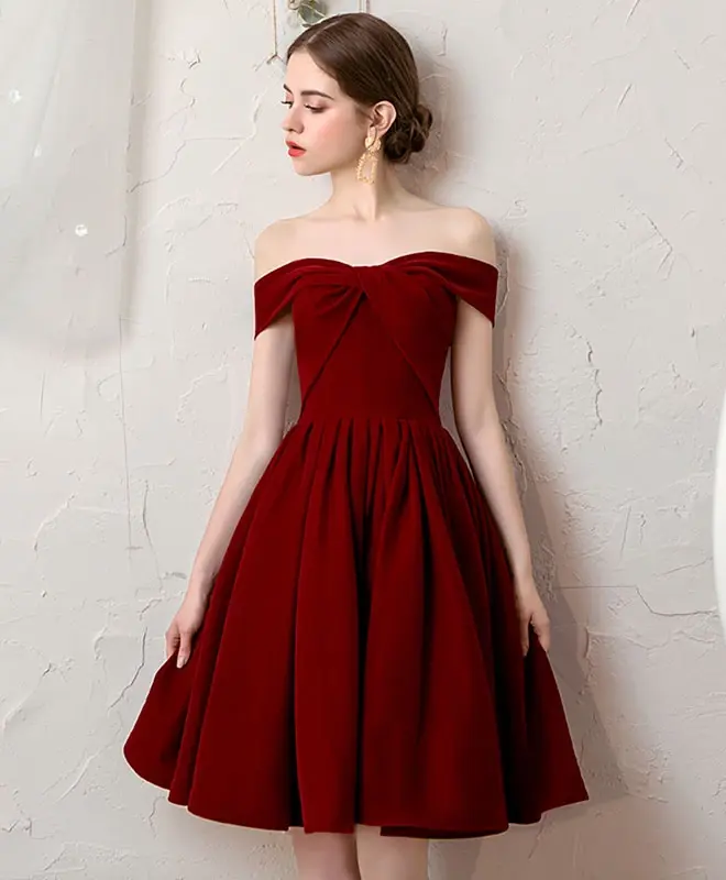 Gaun prom pendek burgundy sederhana gaun pengiring pengantin