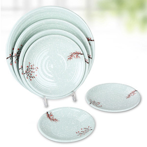 Plato redondo de imitación de porcelana con diseño de flor de ciruelo roja, plato poco profundo y duradero para hotel, plato para frutas, plato de plástico. - Product Image 2