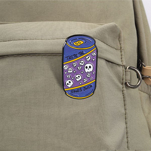 Pin de solapa de metal esmaltado de alta calidad con diseño de calavera y café, insignia personalizada, accesorio de joyería gótica al por mayor - Product Image 4