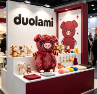 Boneka Karakter Babi Maroon Lembut Isi Dakron untuk Hadiah Promosi Boneka Plush Kustom