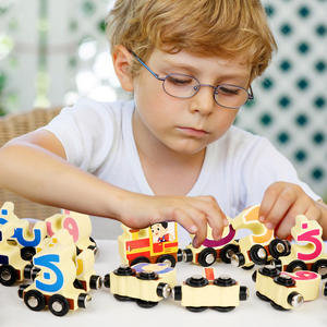 <span class=keywords><strong>Train</strong></span> magnétique en <span class=keywords><strong>bois</strong></span> arabe et russe - Jouet éducatif certifié EN71 pour les tout-petits et la maternelle - Product Image 2