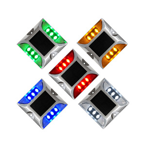 Luces Reflectantes LED Solares con Carcasa de Aluminio Impermeable IP68, Marcadores de Pavimento Elevados, Tachuelas Reflectantes para Carreteras - Product Image 1
