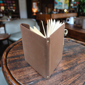 Popular Vintage Travellers Notebook Genuine Crazy Horse Leather Journal Diario con cartón y papel offset para amantes de los libros - Product Image 4