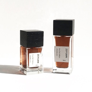 Botella de Spray de vidrio de Perfume de fondo grueso de crimpado transparente cuadrado plano de 100ml de alta calidad con tapa de madera negra - Product Image 2