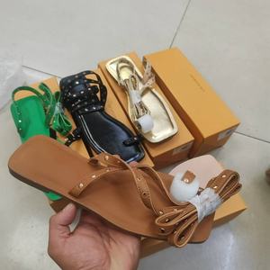 Tongs pour femmes mode clou <span class=keywords><strong>cheville</strong></span> Bracelet sangle sandales plates femmes pantoufle <span class=keywords><strong>en</strong></span> gros - Product Image 6