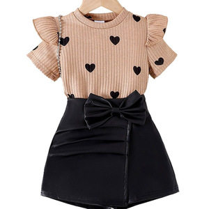 Nouvelle Collection Été Vêtements Enfants Filles T-shirt à Manches Volantes Col Rond et Jupe-Culotte en Similicuir 2 Pièces pour Filles - Product Image 6