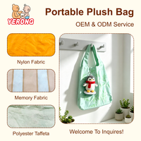 Sac pliable en peluche pingouin dessin animé avec motif skateboard, sac de courses réutilisable, sac portable en peluche, ornement et breloque pingouin en peluche douce avec écharpe intégrée