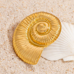 เข็มกลัดสแตนเลสทรงเปลือกหอยดีไซน์เกลียว ชุบทอง 18K ของขวัญเครื่องประดับแฟชั่นสำหรับทุกเพศ - Product Image 4