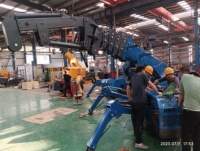 Grue araignée tout-terrain avancée avec indicateur de charge sécurisé pour la pose de murs vitrés de bâtiments commerciaux