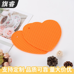 Heart Shaped <b>Silicone</b> Heat Insulating Mat Orange Anti Slip Oil Proof <b>Waterproof</b> Placemat For Kitchen Use - Product Image 5