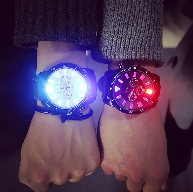 N12331ส่องสว่างนาฬิกาผู้หญิง LED นาฬิกาดิจิตอลผู้ชาย48เมตรที่มีสีสันเรืองแสงด้วยสายซิลิโคนกระพริบนาฬิกาข้อมือกีฬา