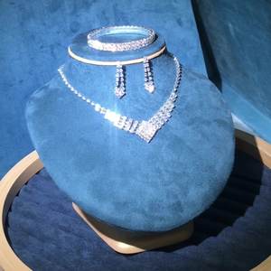 Conjunto de Joyería Nupcial de Gran Venta - Accesorios al por Mayor para Bodas: Collar, Pendientes y Pulsera - Product Image 5