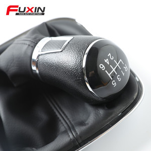 Pomo de palanca de cambios de cuero FUXIN de 5 y 6 velocidades para Volkswagen Polo 6C 2015 2018 - Product Image 1