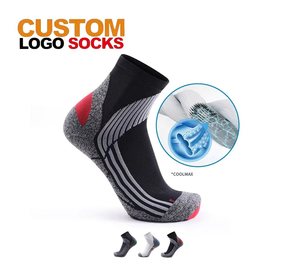 Chaussettes de course personnalisées de haute qualité en plein air antitranspiration compression en tricot éponge Coolmax pour hommes - Product Image 1