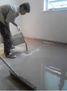 Mortero autonivelante a base de cemento antiestático sin ignición