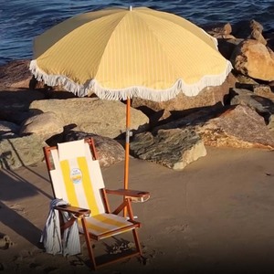 Chaise longue de plage pliante en bois OEM, moderne, durable, confortable, portable, avec dossier réglable et accoudoirs, pour usage commercial - Product Image 3