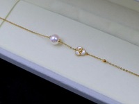 Bracelets et Joncs Élégants en Or Véritable 18 carats avec Diamants et Perles de Culture d'Eau Salée Naturelles Akoya du Japon de 6,5-7 mm, Ornés de Camélia et de Nacre