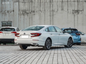 La Honda Accord 2.0L E:HEV Hybrid Sport Hybrid Leader 2022 est une berline hybride électrique de taille moyenne. - Product Image 6