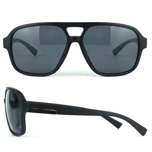 Gafas <span class=keywords><strong>de</strong></span> <span class=keywords><strong>Sol</strong></span> <span class=keywords><strong>de</strong></span> lujo Unisex <span class=keywords><strong>2022</strong></span> con montura cuadrada <span class=keywords><strong>de</strong></span> doble puente en negro rojo champán jengibre con <span class=keywords><strong>lentes</strong></span> <span class=keywords><strong>de</strong></span> PC <span class=keywords><strong>de</strong></span> vidrio para hombres y mujeres - Product Image 2