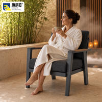 Chaise longue d'extérieur, siège individuel, structure en acier galvanisé, coussin gris, accoudoirs en WPC, fauteuil de jardin et de terrasse