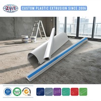 Profil en plastique PVC/ABS/PP/PE extrudé sur mesure pour rail de rideau de plafond et rail de guidage à roulettes