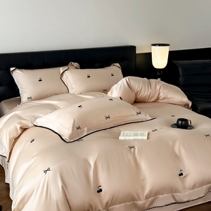 Parure de lit de luxe légère brodée en soie lavée de haute qualité, style français, disponible en 3 ou 4 pièces - Product Image 2