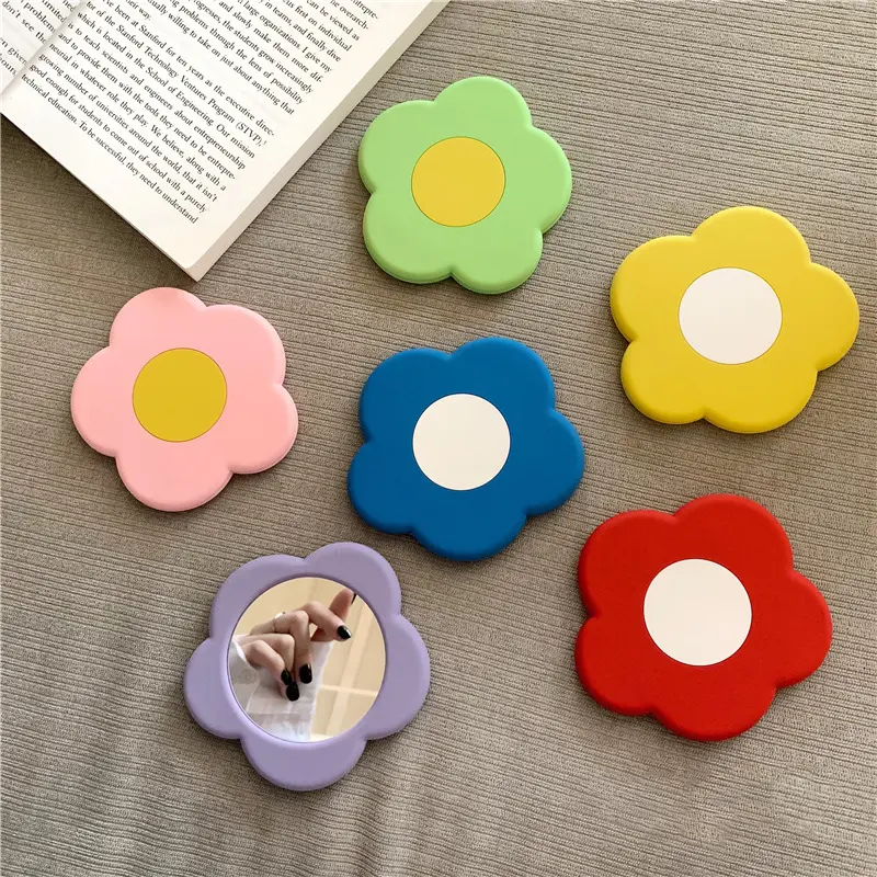 Ins Cartoon silicone piccolo specchio portatile tascabile carry-on mini soft glue Round Vanity small mirror