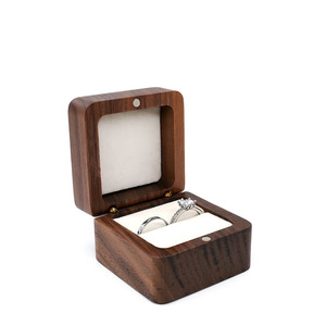 Caja <span class=keywords><strong>de</strong></span> <span class=keywords><strong>Madera</strong></span> <span class=keywords><strong>de</strong></span> Nogal para Anillos <span class=keywords><strong>de</strong></span> Boda, <span class=keywords><strong>Grabado</strong></span> Personalizado <span class=keywords><strong>con</strong></span> Nombre, Organizador <span class=keywords><strong>de</strong></span> Joyería <span class=keywords><strong>de</strong></span> <span class=keywords><strong>Madera</strong></span> para Guardar Anillos y Pendientes - Product Image 5