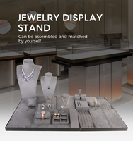 Présentoirs de Vitrine pour Bijouterie : Pendentifs, Boucles d'Oreilles, Bagues – Ensemble Complet de Bustes Mannequins en Velours Microfibre Gris et Cuir