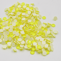 Vente directe d'usine néon rose rose Fluorescent dos plat Hot Fix strass pour robe