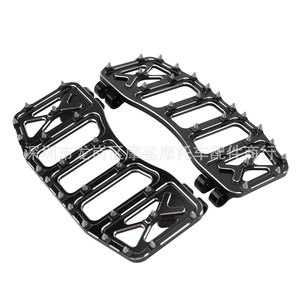 Reposapiés Anchos Antideslizantes con Púas Negras y Clavos Dorados para Motocicleta Harley-Davidson Softail Traveler, Accesorios para Motocicleta - Product Image 4