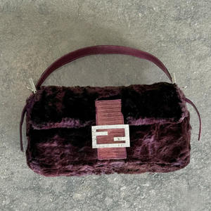 Borsa a Mano in Pelliccia Nera Personalizzata alla Moda con Stampa Completa Chiusura a Fibbia Forma a Busta di Alta Qualità Mini Formato per Signora - Product Image 1