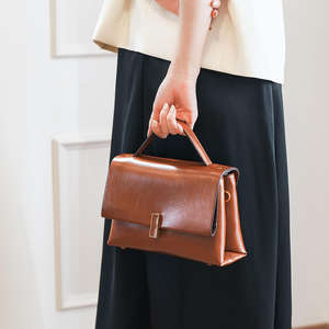 Bolso de Mano de Alta Calidad para Mujer, Bolso de Hombro de Cuero PU con Cierre Giratorio Retro, Bolso Cruzado Moderno - Product Image 2