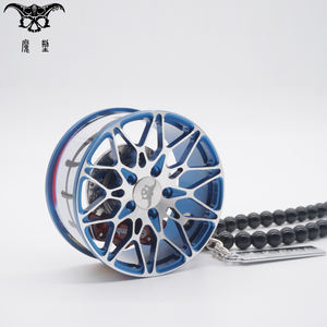 Decoración Colgante para Auto 2025 OEM, Reutilizable, con Patrones Exquisitos, Logotipo Personalizado Gratuito, Regalos Promocionales Hechos de Aleación de Aluminio - Product Image 3