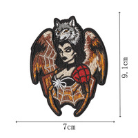 Patchs thermocollants en PVC au design sorcière rétro brodé, avec éléments squelette de vampire et toile d'araignée, ambiance sombre et mystérieuse pour chapeaux