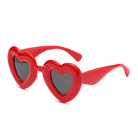Logo personnalisé mignon coeur lunettes de soleil filles amour forme lunettes rose noir lunettes polarisées Oculus Gafas pour les femmes