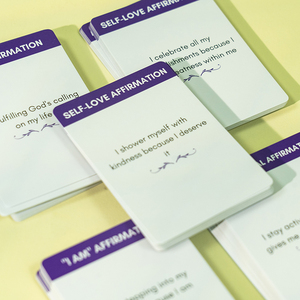 Cartes de questions personnalisables en papier d'art durable pour des conversations profondes et romantiques entre couples, jeu de communication pour soirée en amoureux - Product Image 3