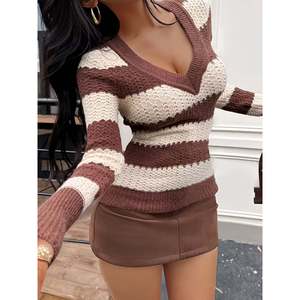 เสื้อสเวตเตอร์ลายทางสีน้ำตาลสำหรับผู้หญิง - Product Image 4