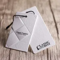 Etiqueta colgante de lujo reciclada con logotipo personalizado impreso, en relieve, papel de cartón grueso, para ropa y ropa, con cadena
