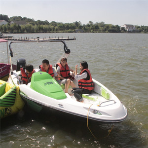 เรือยนต์ไฟเบอร์กลาสแบบ Bowrider ขนาด 16 ฟุต 5 ที่นั่ง สำหรับขาย เรือ Bowrider ขนาด 16 ฟุต 5 ที่นั่ง - Product Image 2