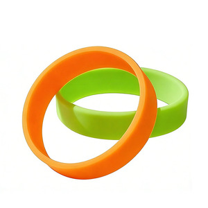 สายรัดข้อมือซิลิโคนสีพื้น CCH Wholesale สายรัดข้อมือกีฬากันน้ำหลากสี - Product Image 2