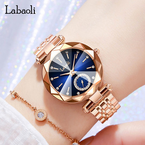 Nuevo Reloj de Pulsera de Acero para Mujer con Esfera Deslumbrante en Estilo de Corte de Diamante - Product Image 4