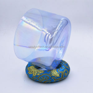 Bol chantant en cristal de quartz transparent Q're Crystal Cosmic Light Sky Color, pour la méditation spirituelle et zen. - Product Image 2