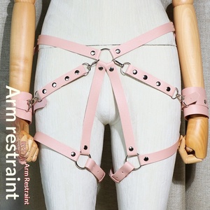 ベストセラー 大人向けカップル用代替セックス玩具 ベッド用SMアームハンドカフ 拘束牽引代替玩具 BDSMボンデージハーネス - Product Image 1