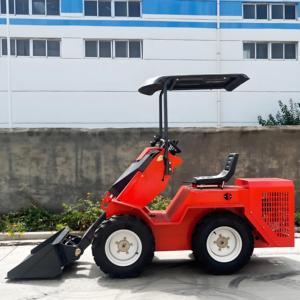 Kustom <span class=keywords><strong>Mini</strong></span> internasional 890kg selip Steer <span class=keywords><strong>CE</strong></span> mesin Diesel/roda bensin Crawler Track <span class=keywords><strong>Loader</strong></span> dengan 4 in 1 Bucket dan kursi - Product Image 3