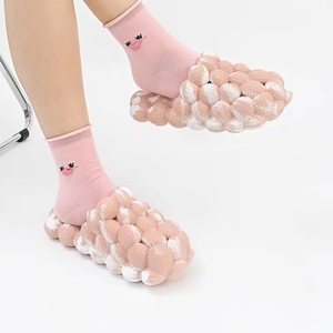 Nouvelles pantoufles unisexes en litchi à bulles, antidérapantes, <span class=keywords><strong>pour</strong></span> la maison, chaussures <span class=keywords><strong>de</strong></span> massage <span class=keywords><strong>pour</strong></span> hommes et <span class=keywords><strong>femmes</strong></span>, automne-hiver, intérieur et extérieur - Product Image 6