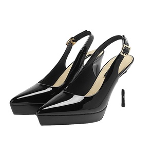 <span class=keywords><strong>2026</strong></span> femmes mode élégante tendance nouvelle tête carrée creuse ligne droite Sexy bout aiguille sandales - Product Image 1
