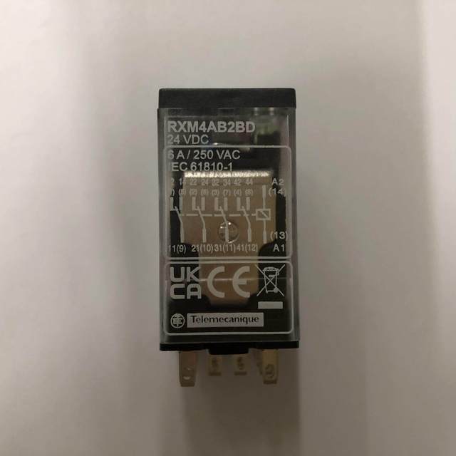 Original genuine RXM4AB2BD DC24V Schneider plug-in small intermediate relay